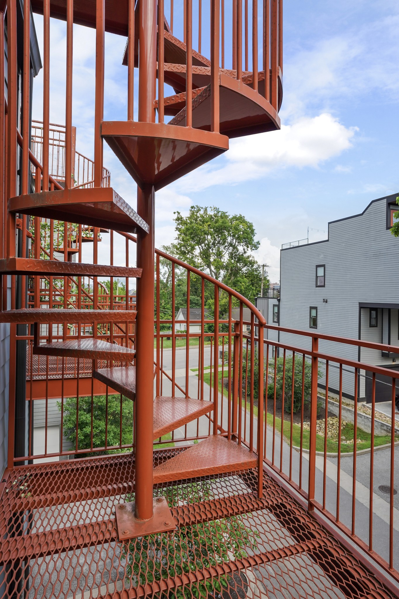 613 27th Ave, N Unit: 2