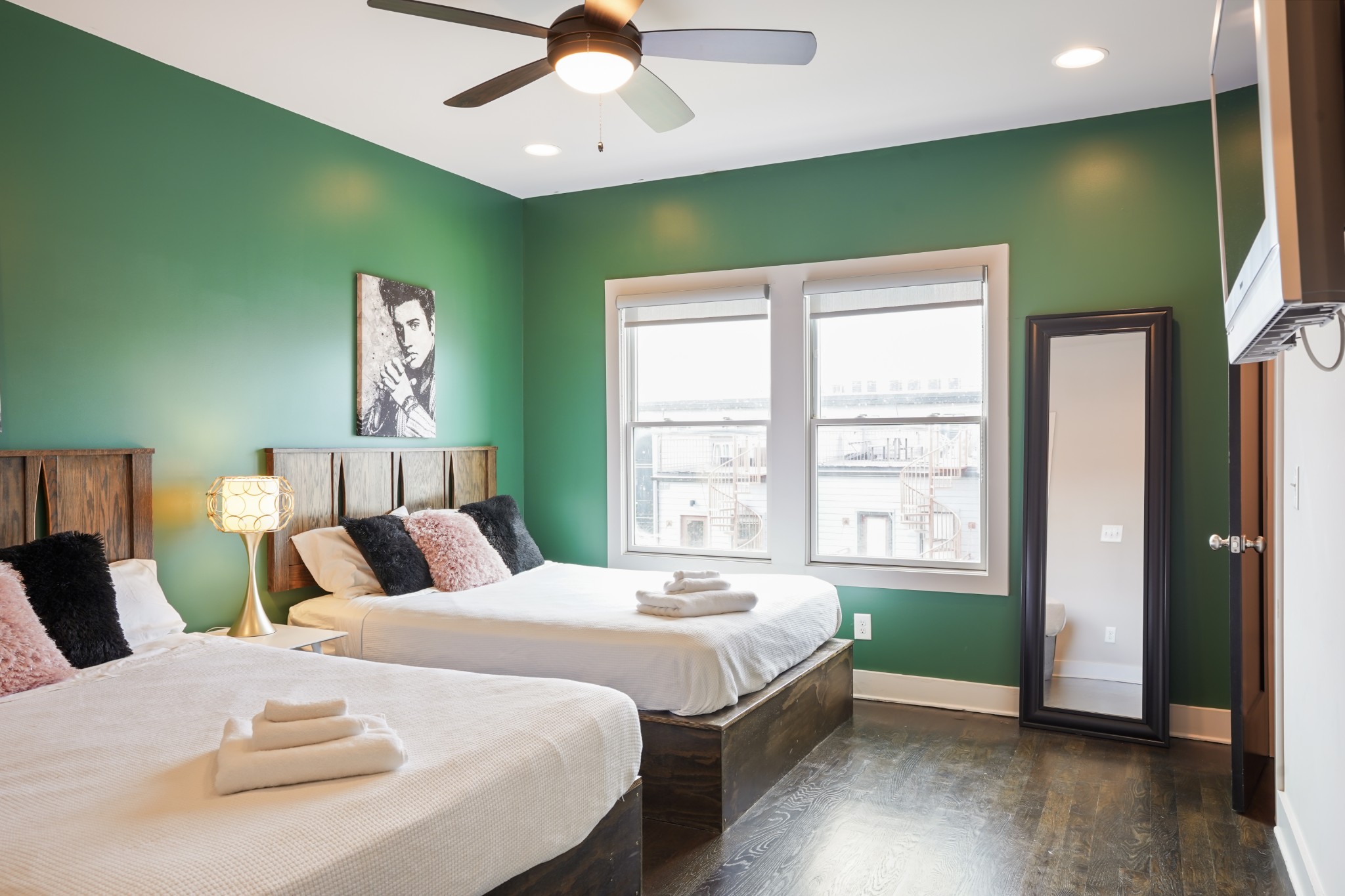 613 27th Ave, N Unit: 2