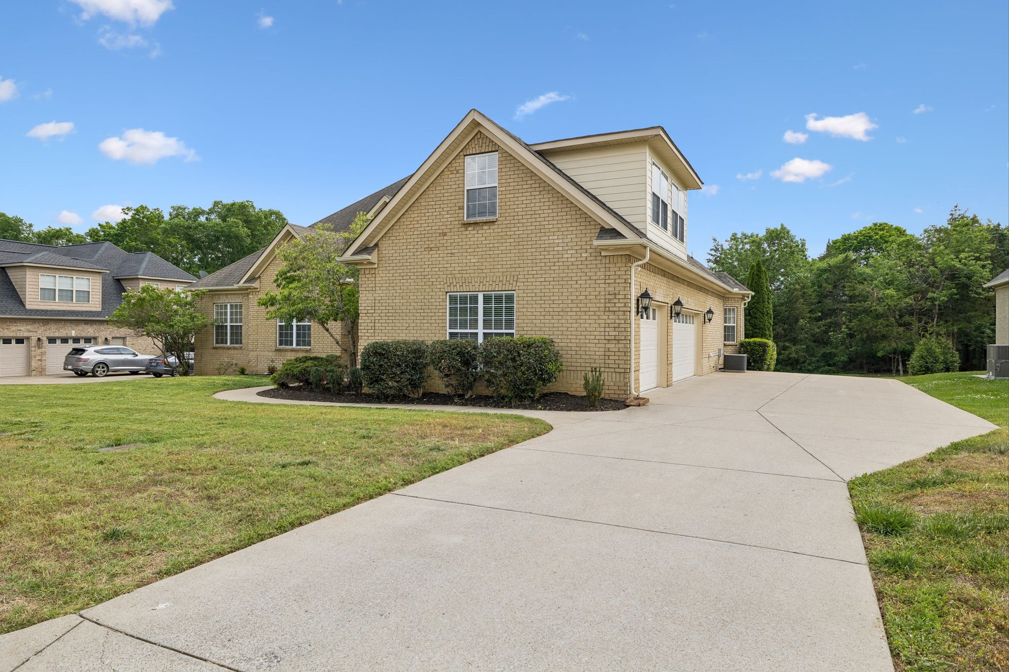5401 Stonewood Dr
