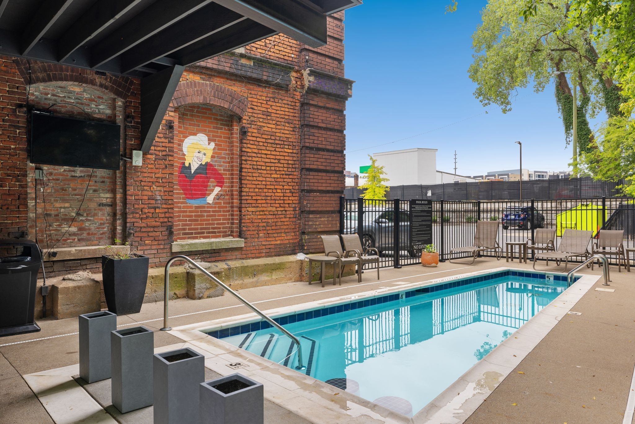 612 21st Ave, N Unit: 412