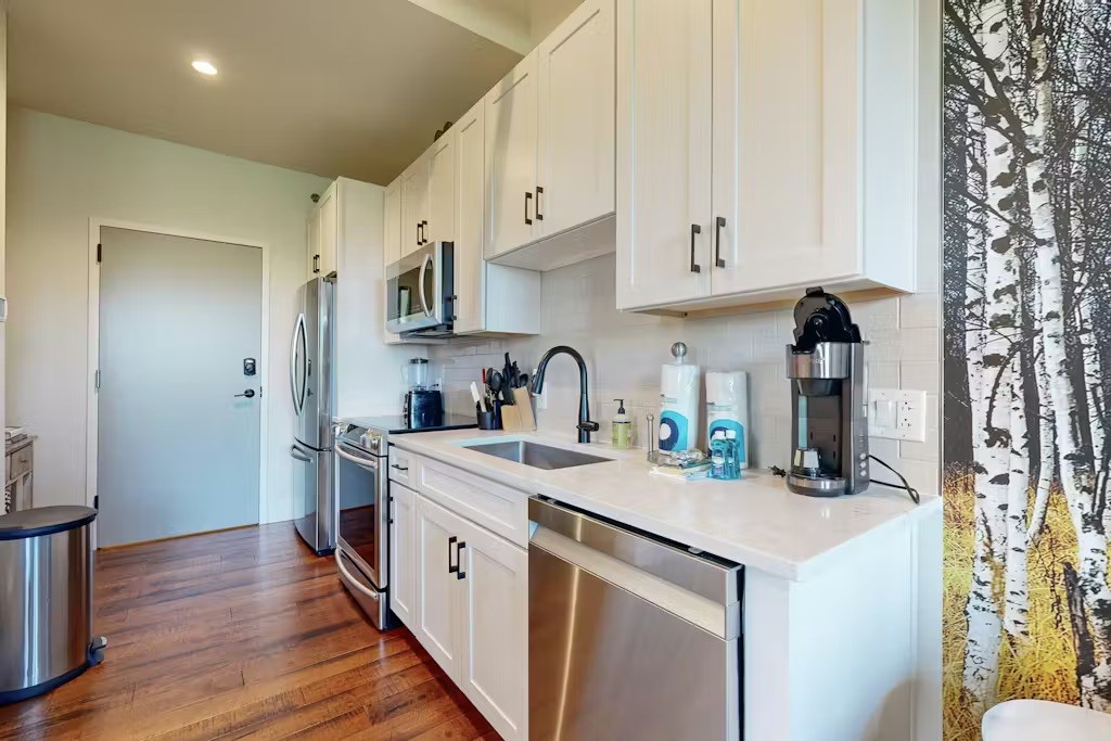 612 21st Ave, N Unit: 412