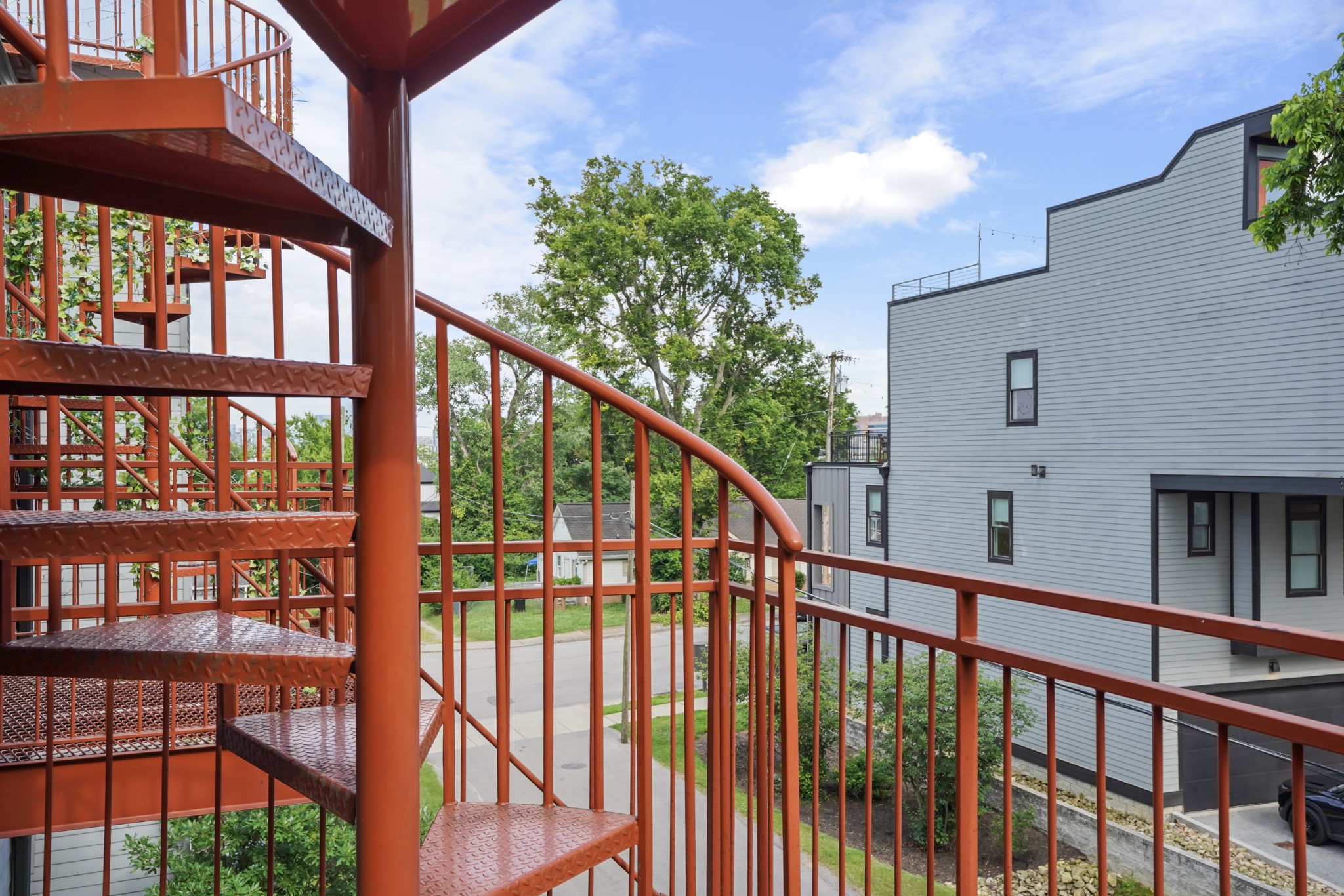 613 27th Ave, N Unit: 2