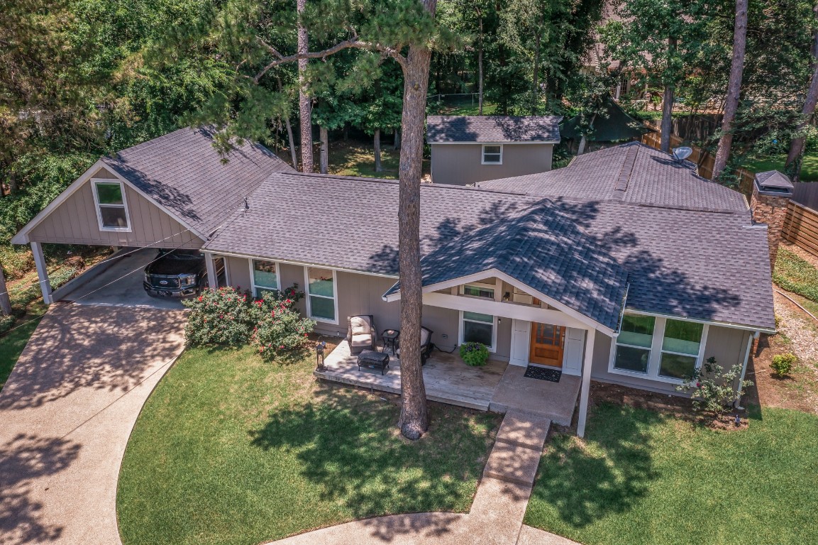 1418 Tanglewood Drive E