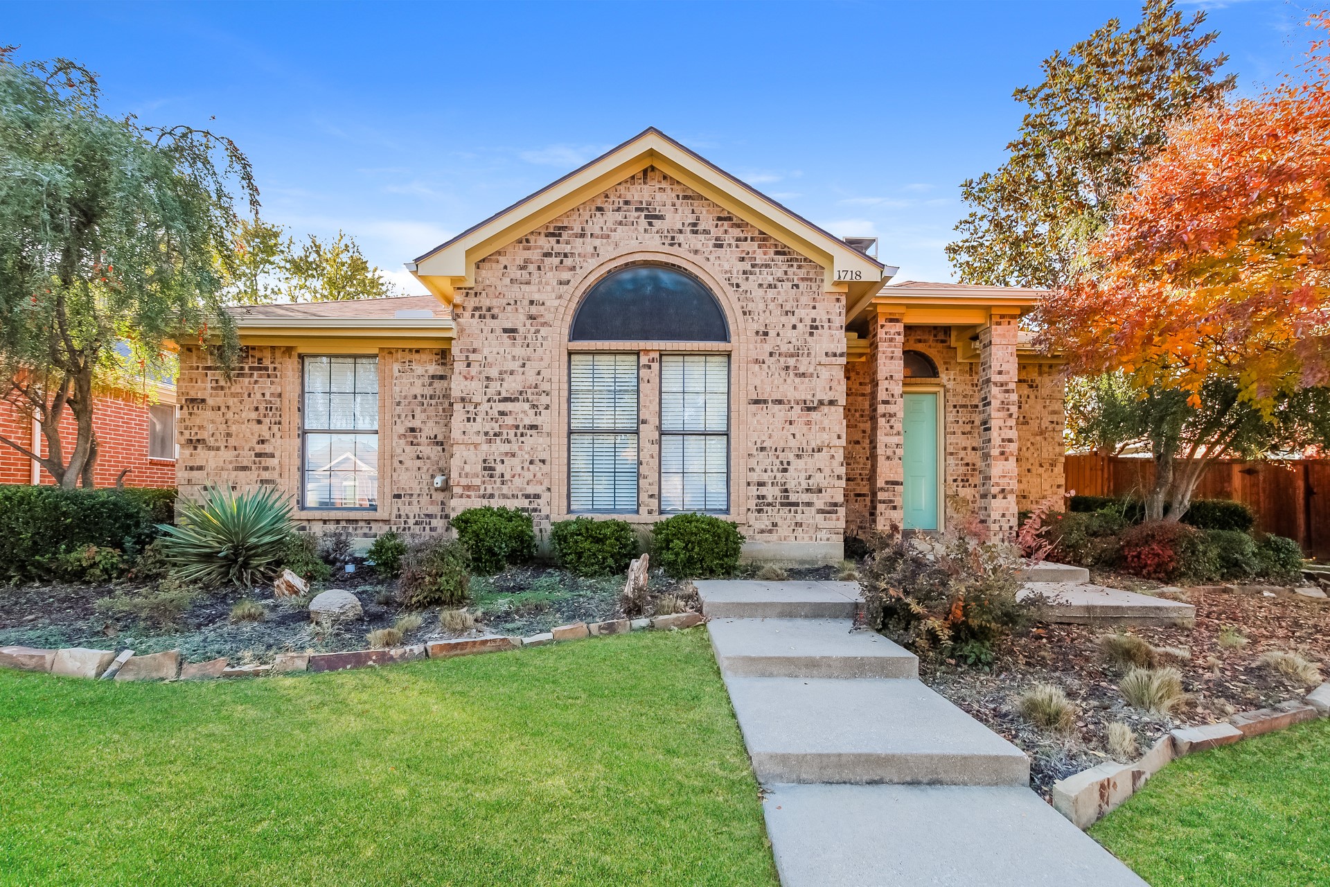 1718 Creekway Drive