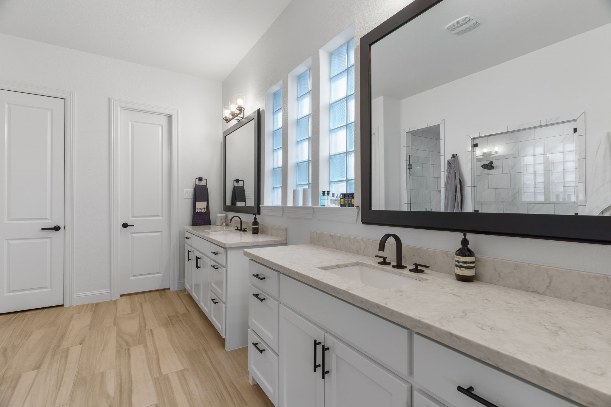 2817 Amesbury