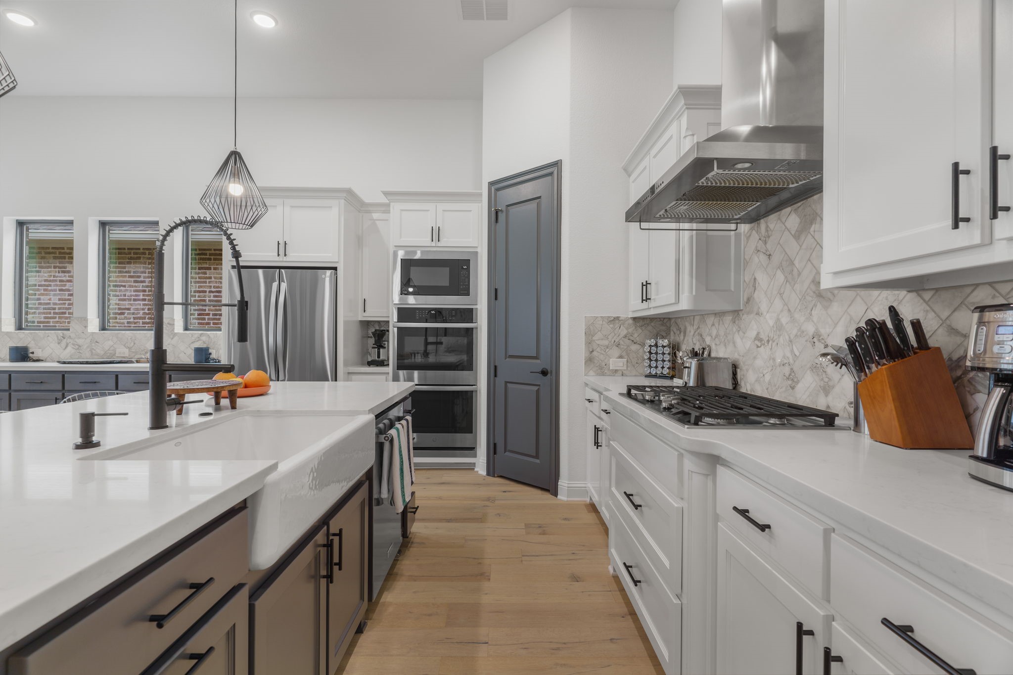 2817 Amesbury