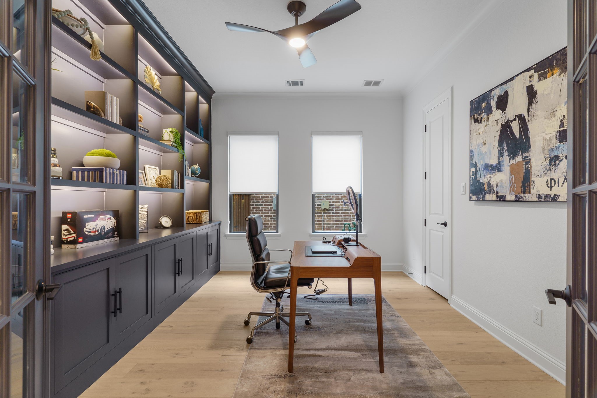 2817 Amesbury