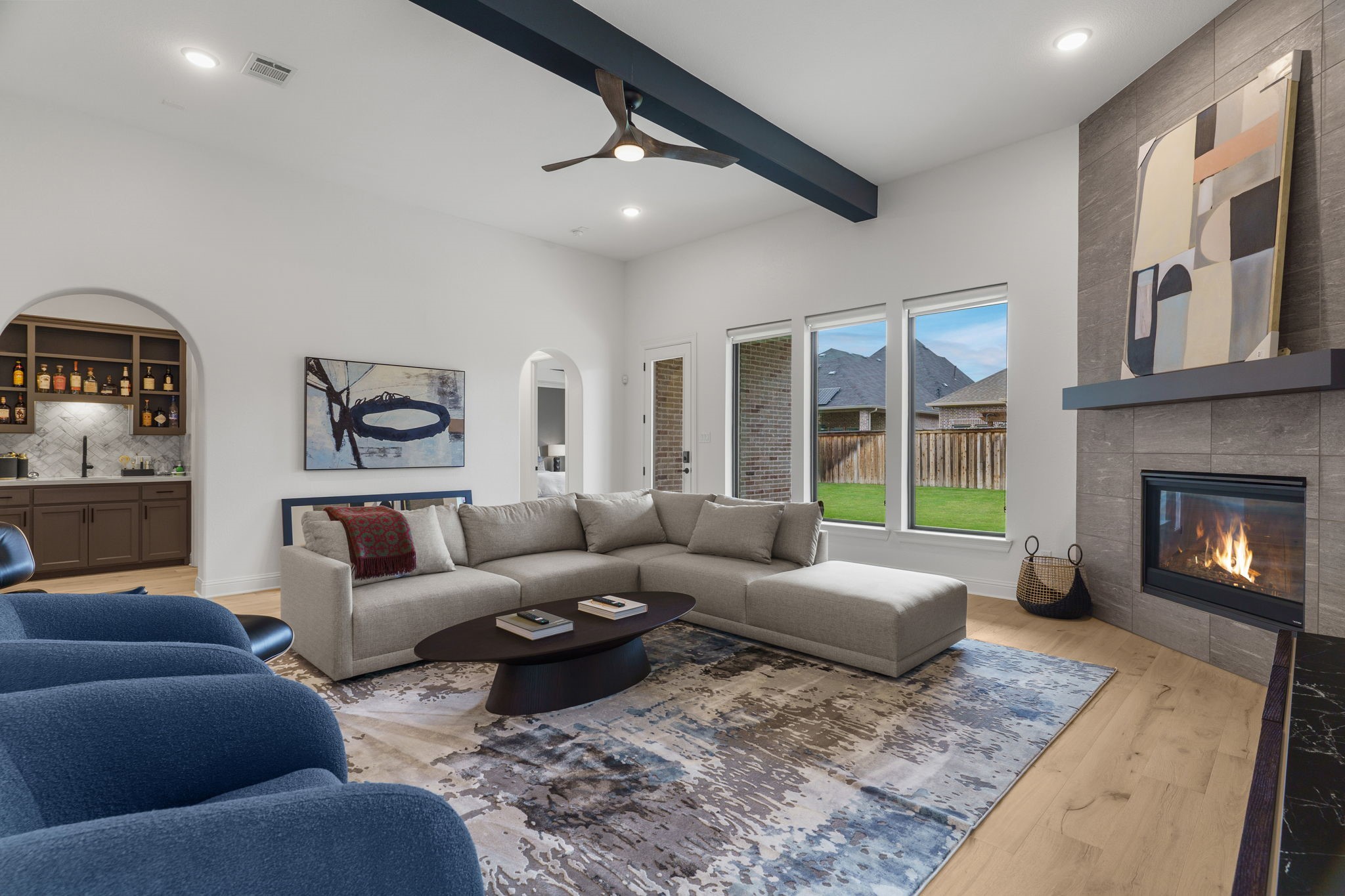 2817 Amesbury