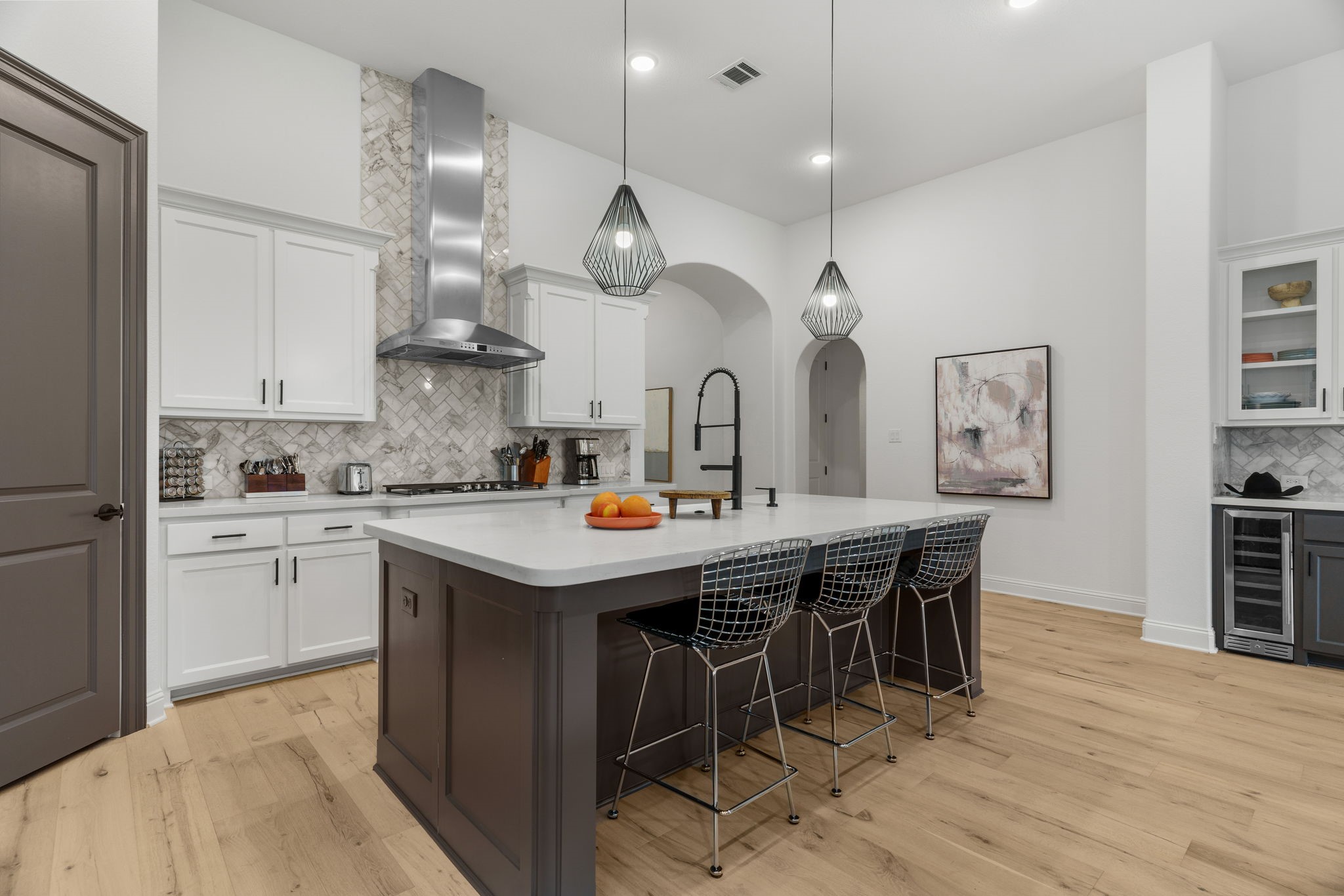 2817 Amesbury