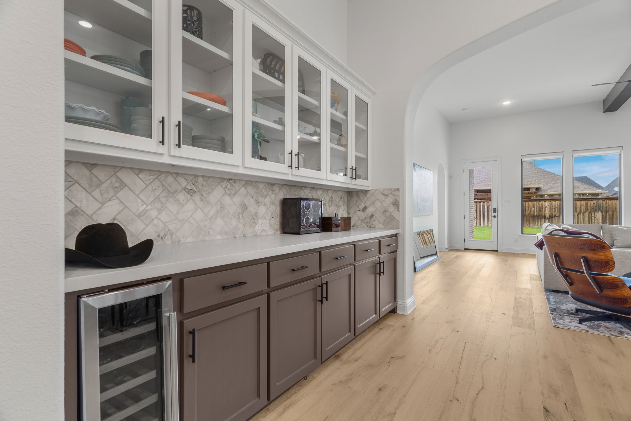 2817 Amesbury