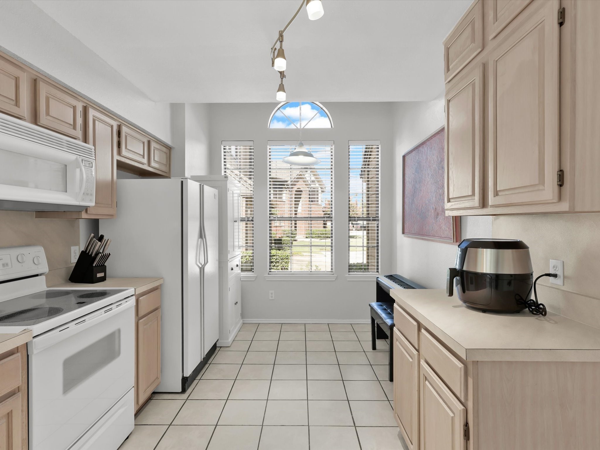 416 Santa Fe Trail 102