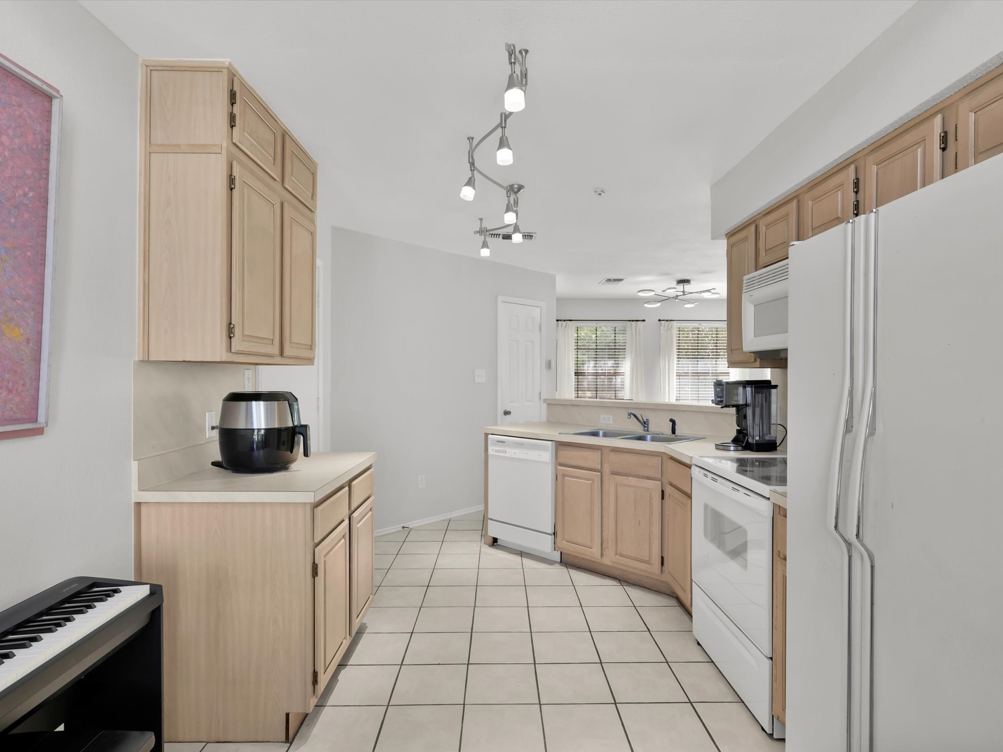 416 Santa Fe Trail 102