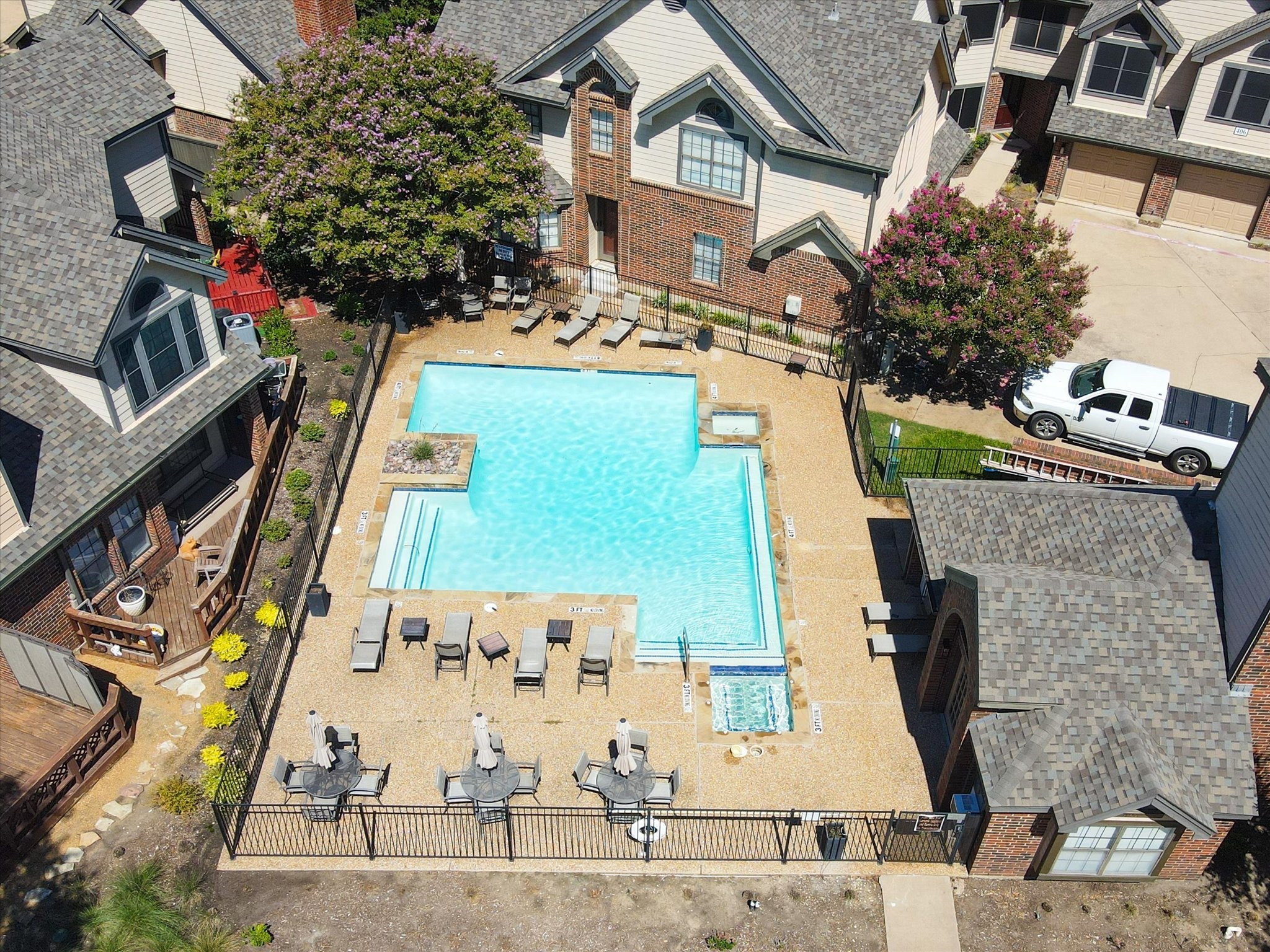 416 Santa Fe Trail 102