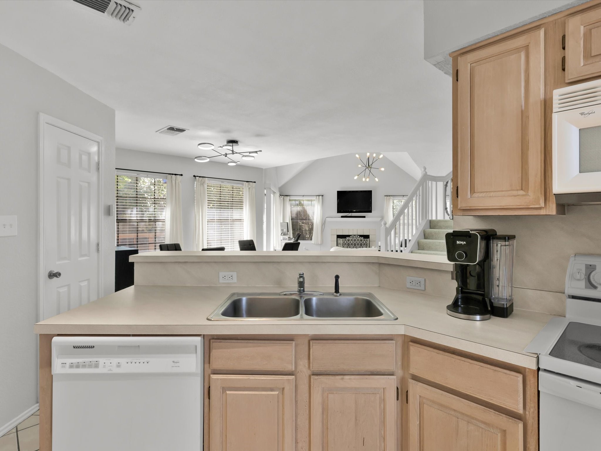 416 Santa Fe Trail 102