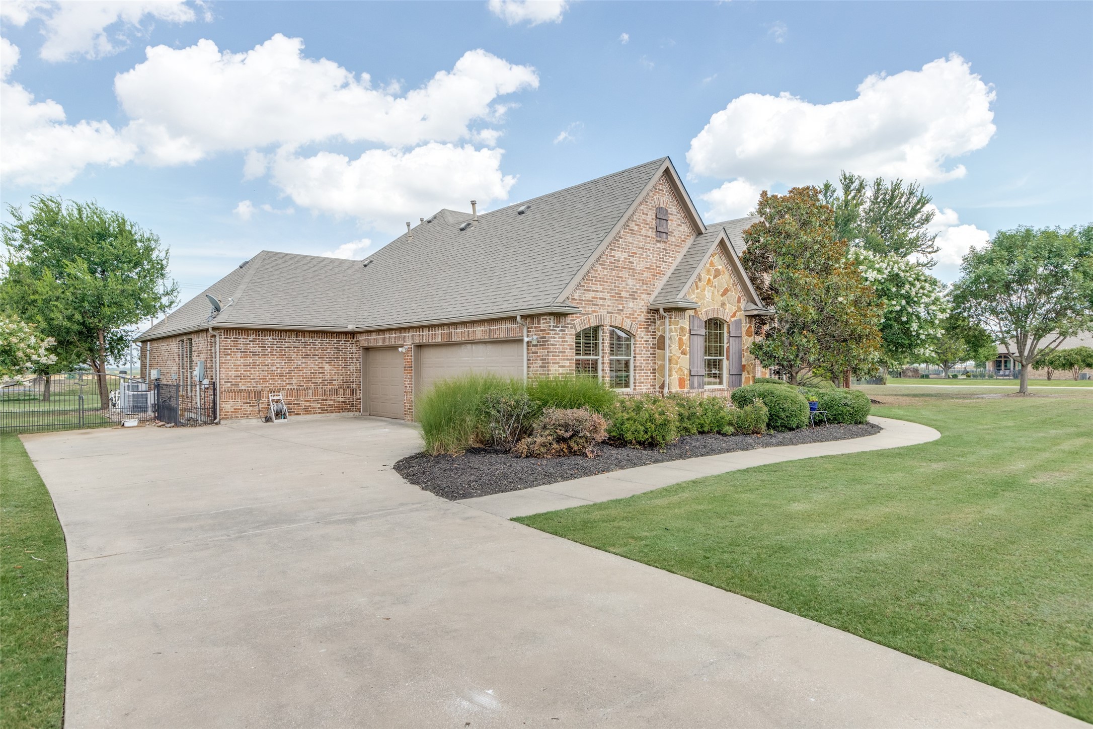 6590 Lark Circle