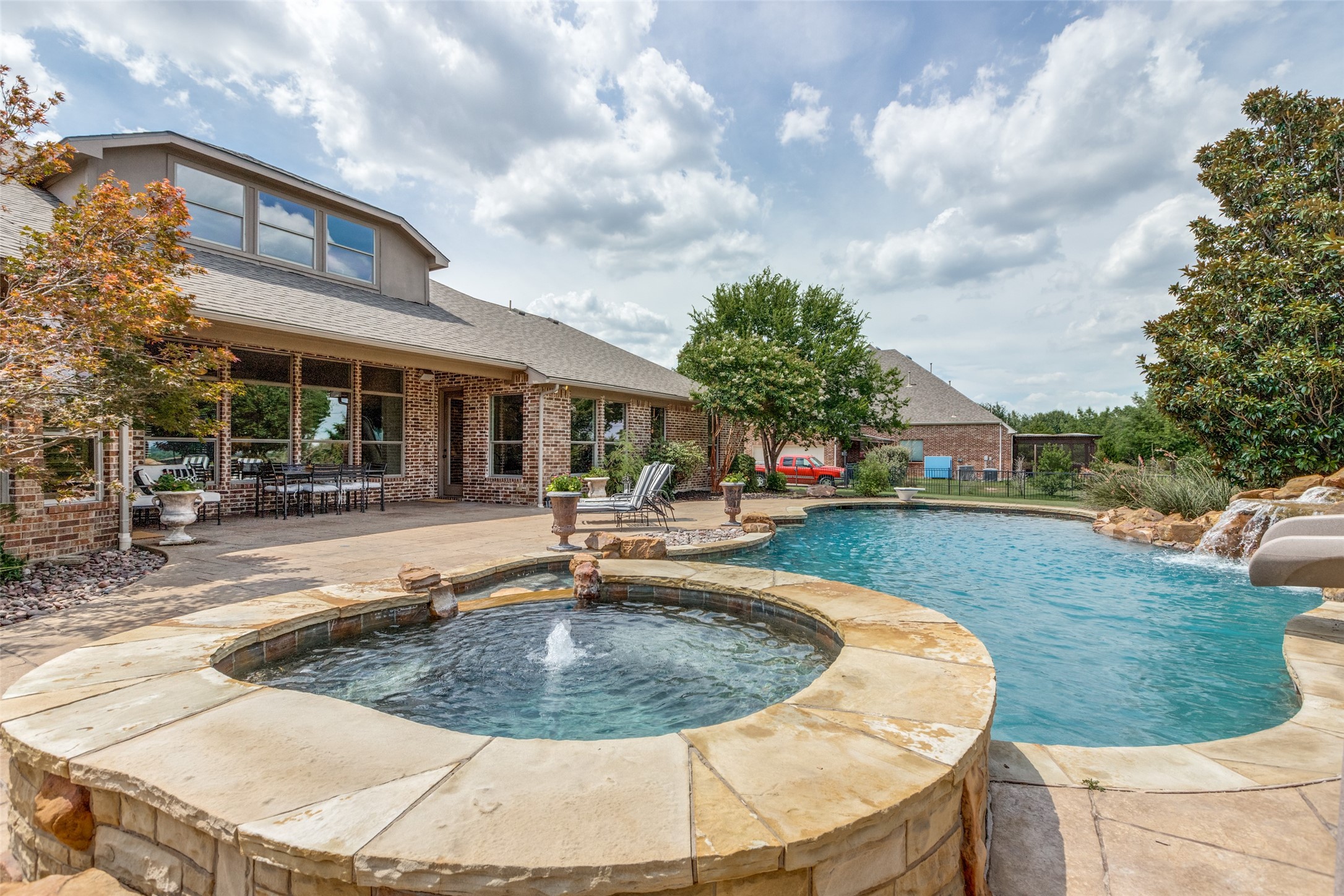 6590 Lark Circle