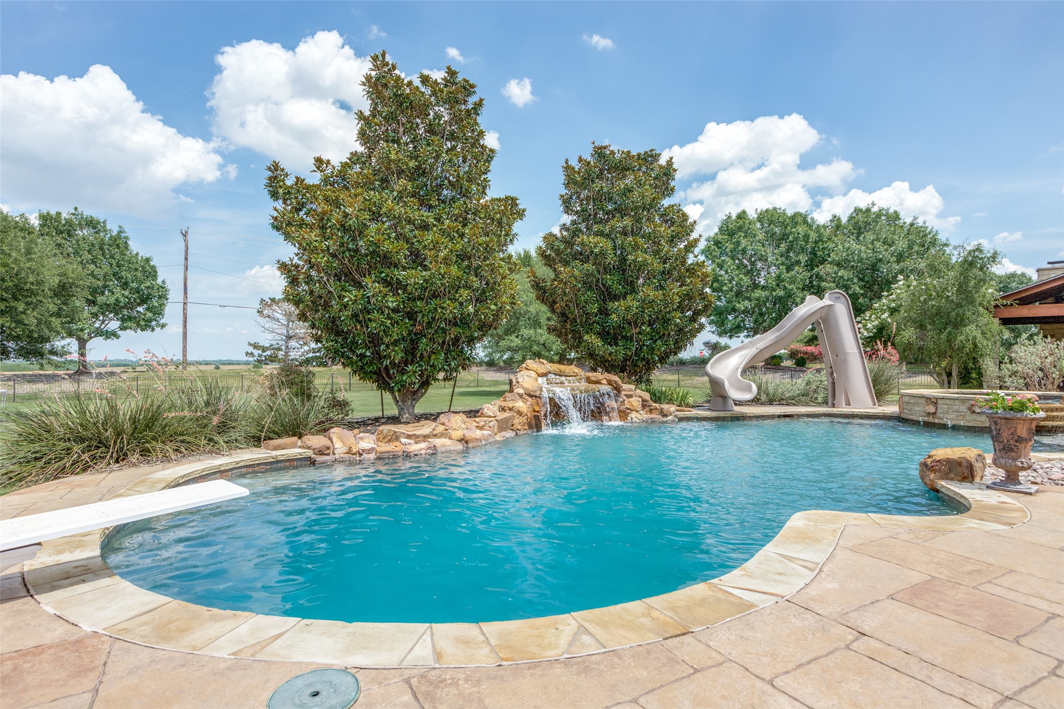 6590 Lark Circle