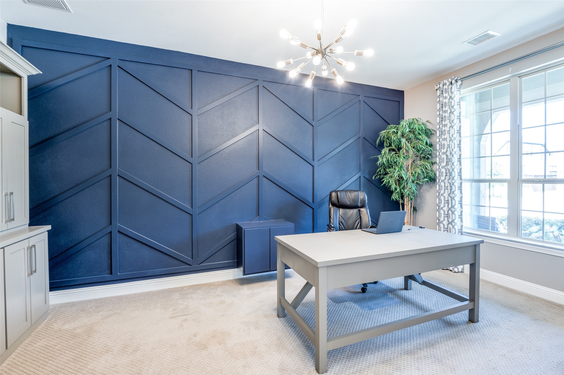 2813 Maverick Way