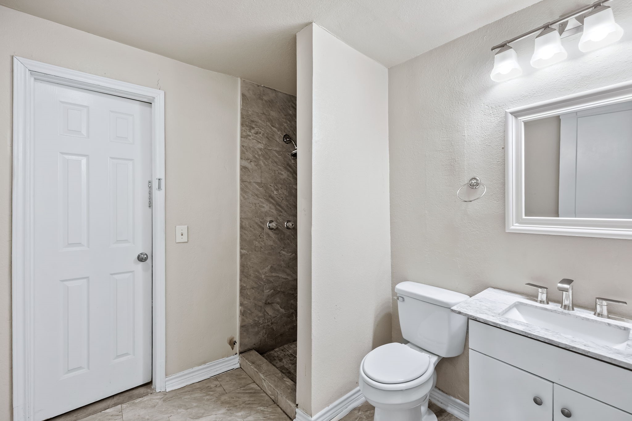 101 W Farm to Market 6