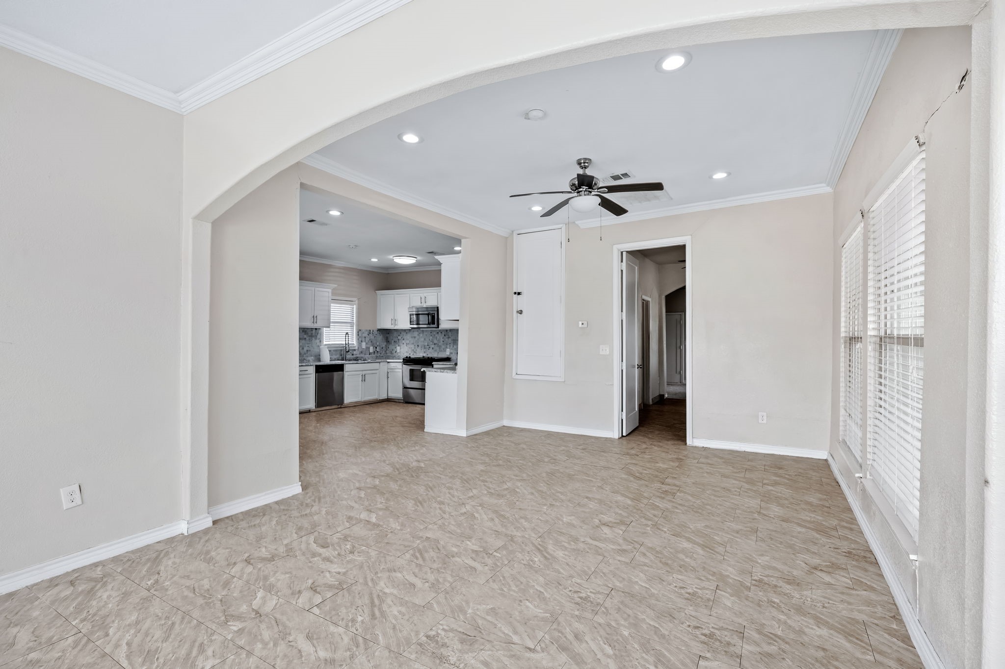 101 W Farm to Market 6