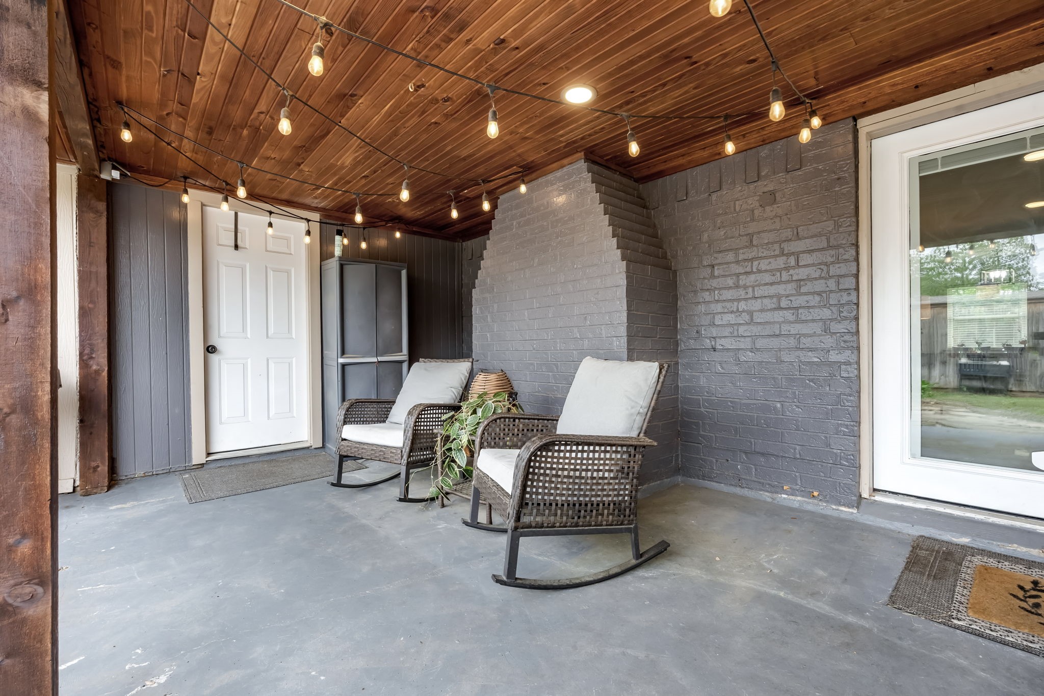 656 Red River Drive