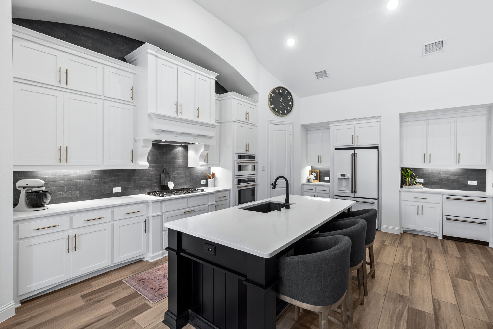 8820 Autumn Lake Trail
