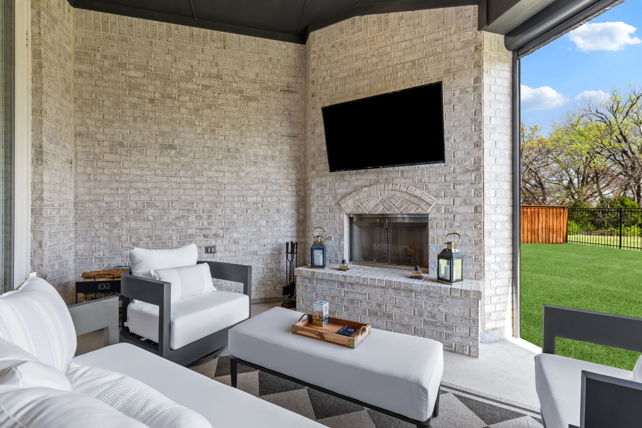 8820 Autumn Lake Trail