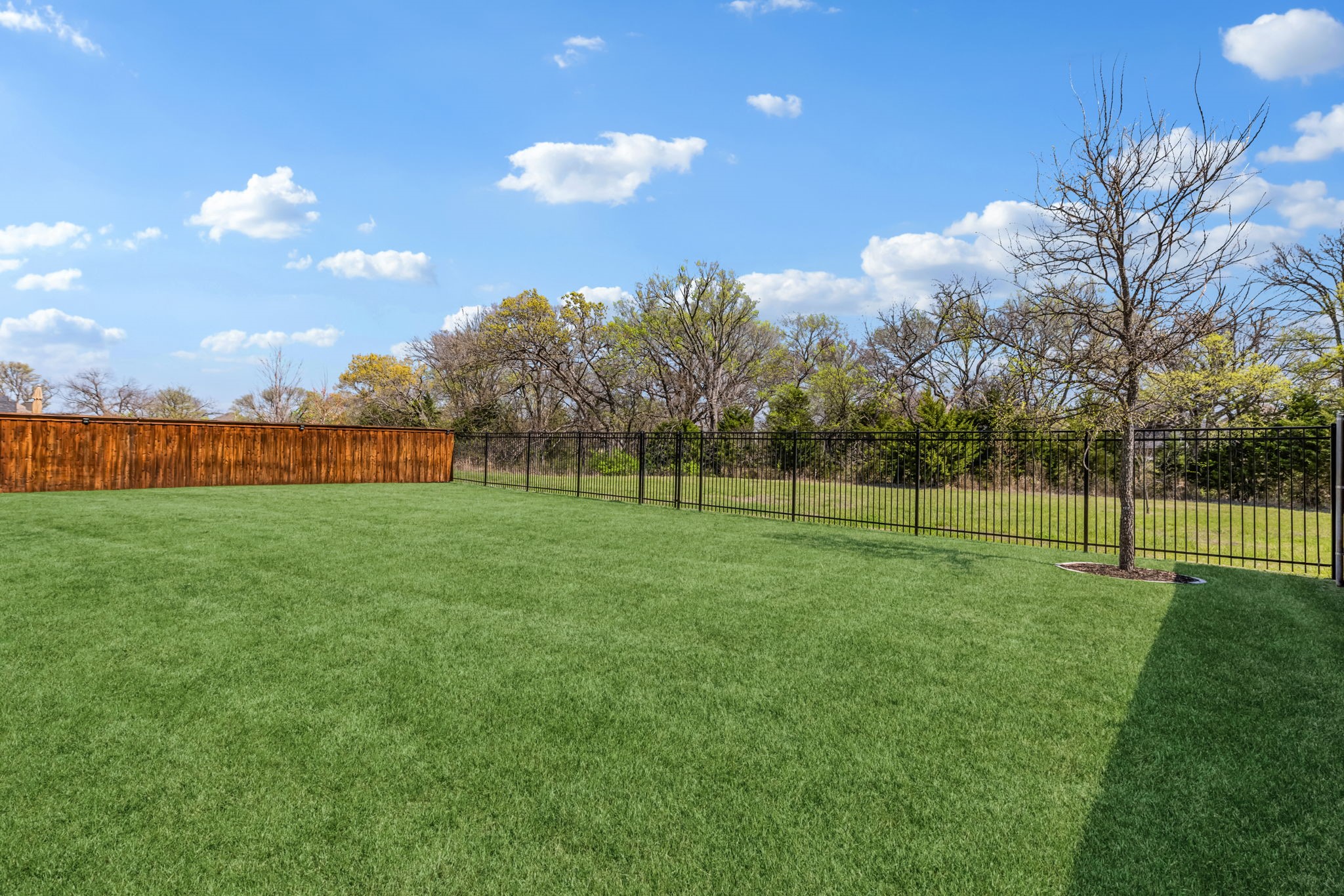 8820 Autumn Lake Trail