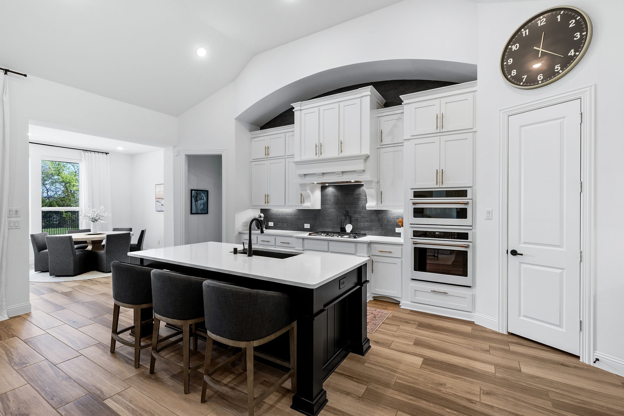 8820 Autumn Lake Trail