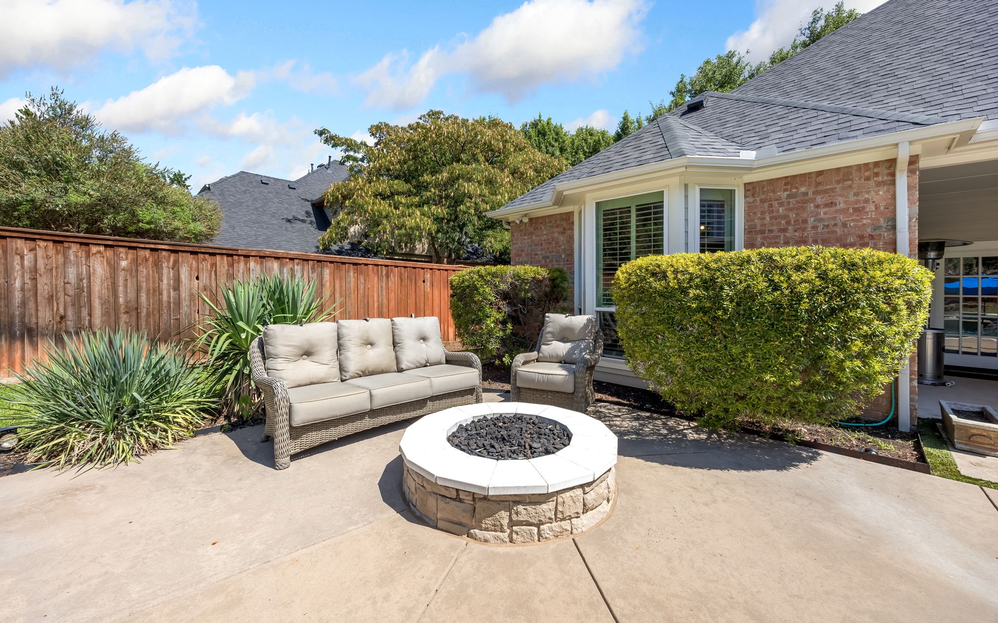 906 Hardage Lane