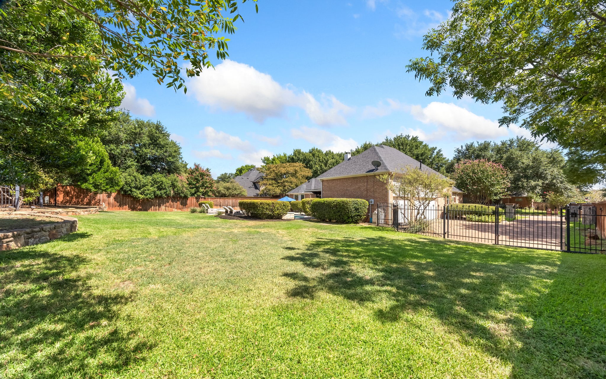 906 Hardage Lane