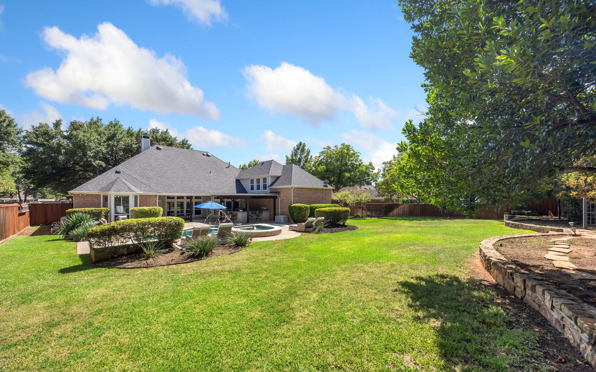 906 Hardage Lane