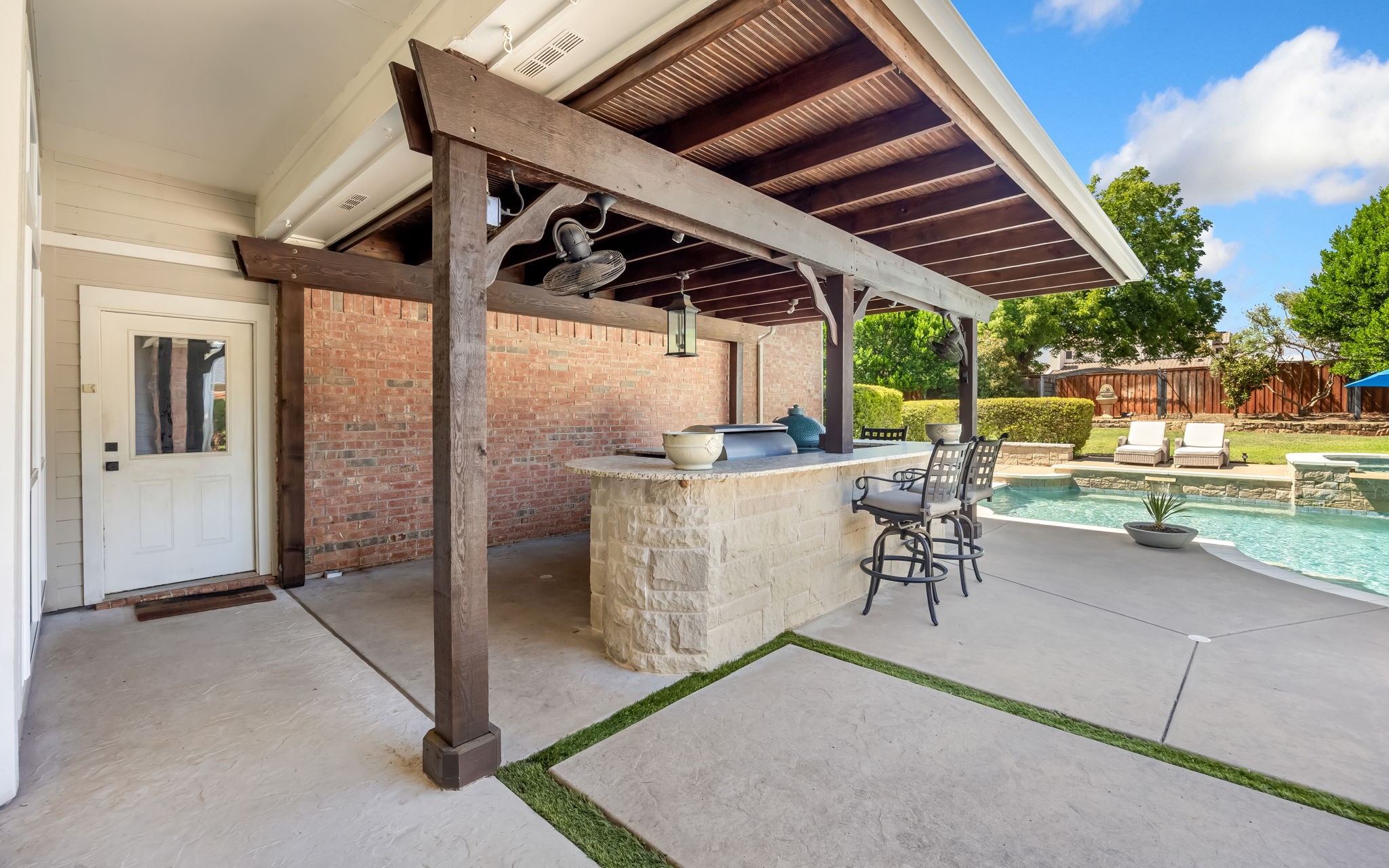 906 Hardage Lane
