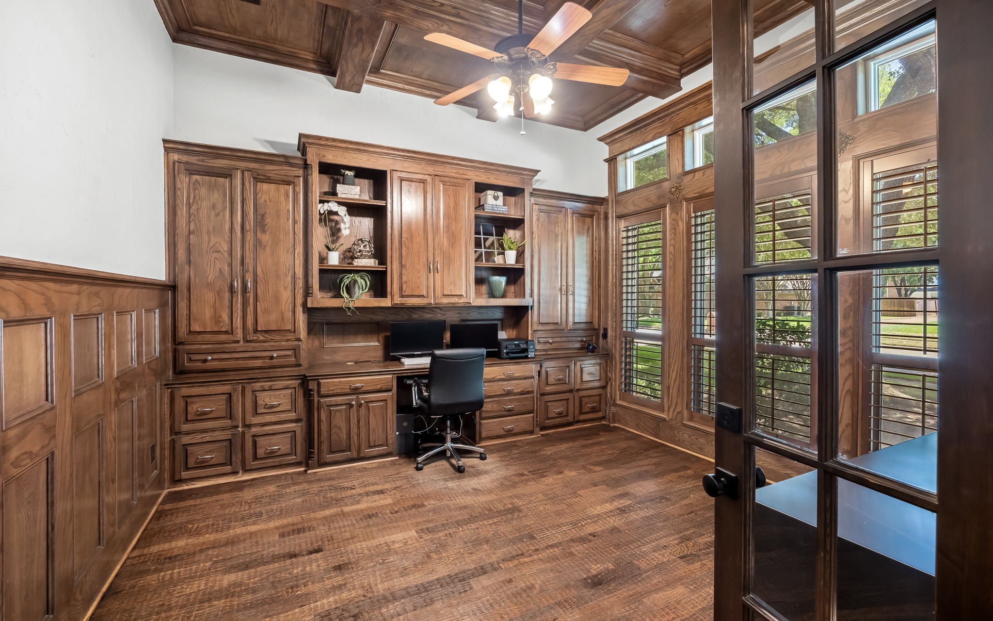 906 Hardage Lane