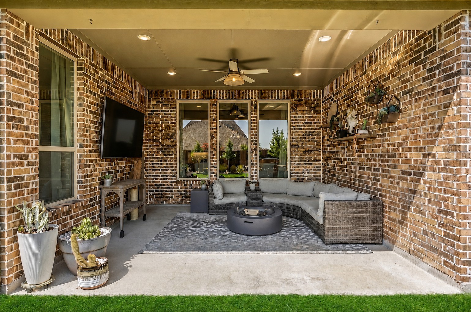 2623 Seabiscuit Road