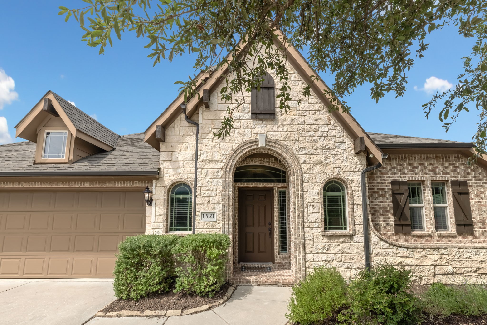 1521 Brush Creek Road