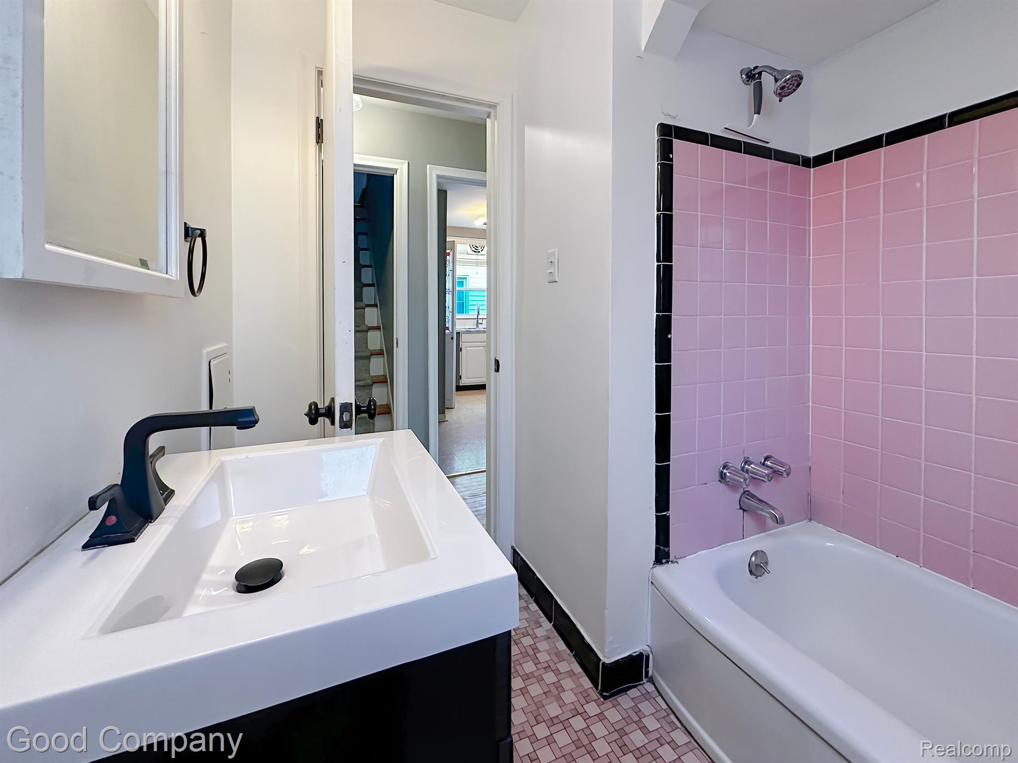 1496 E LINCOLN Street