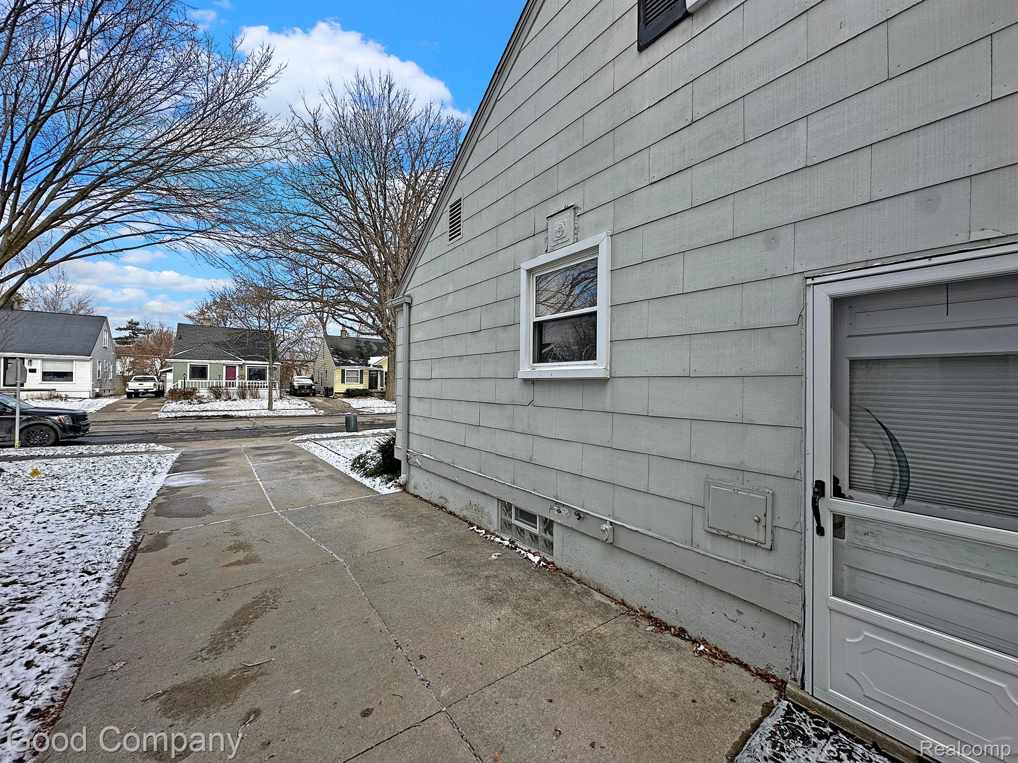 1496 E LINCOLN Street