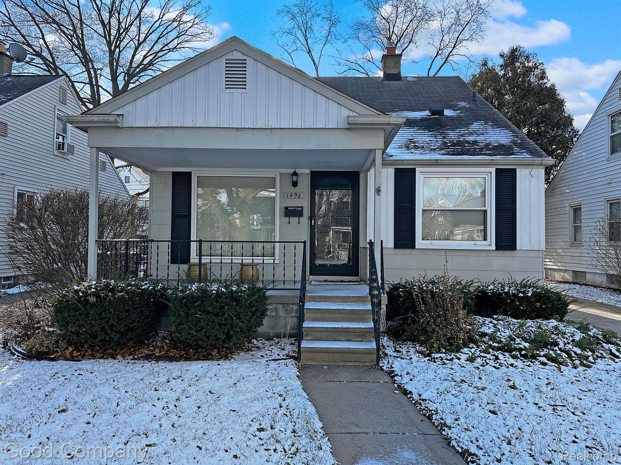 1496 E LINCOLN Street