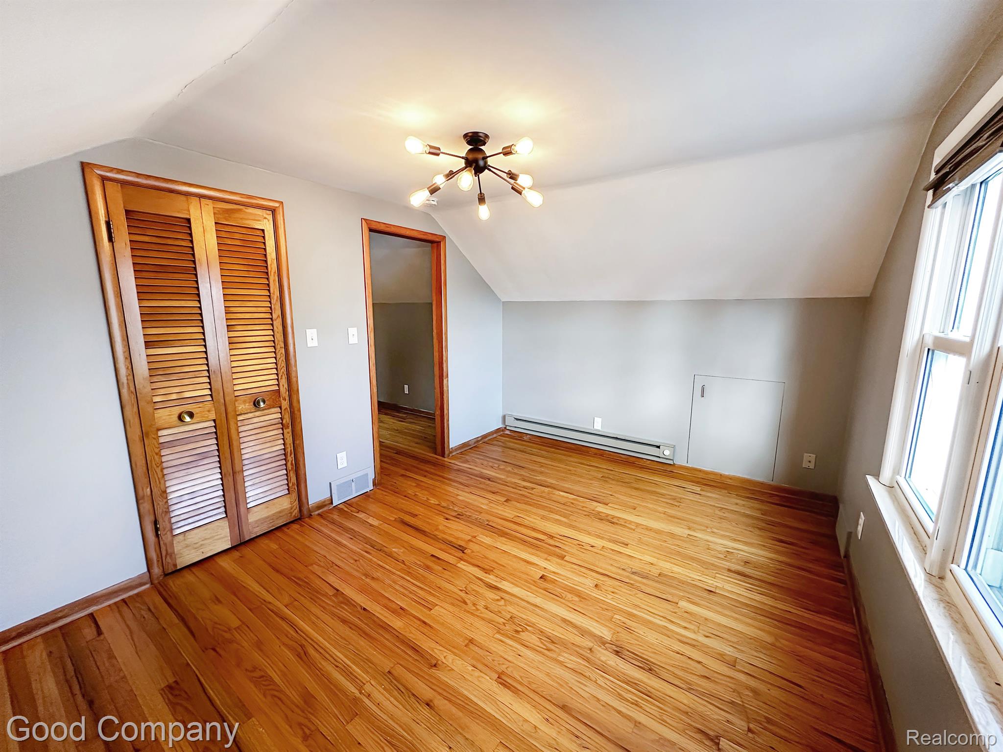 1496 E LINCOLN Street