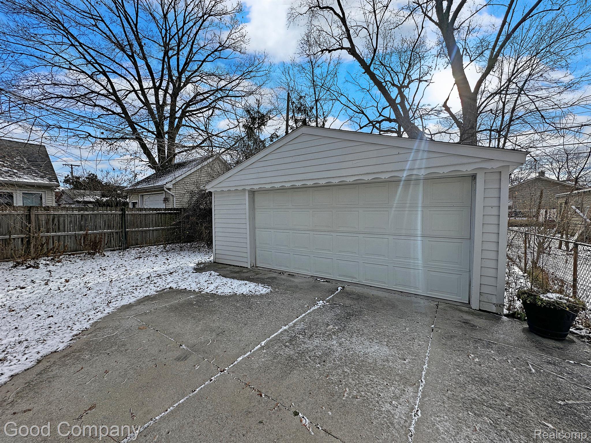 1496 E LINCOLN Street