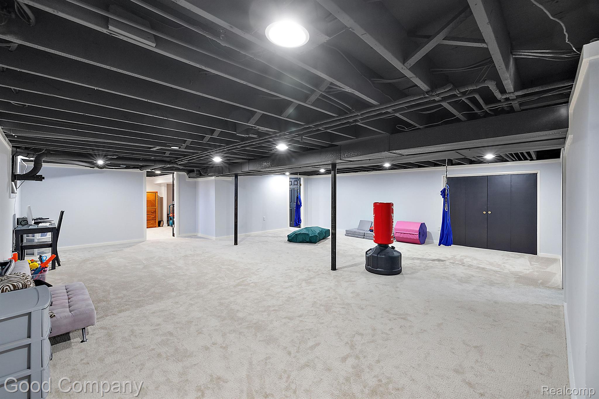 807 Sunnybeach Boulevard