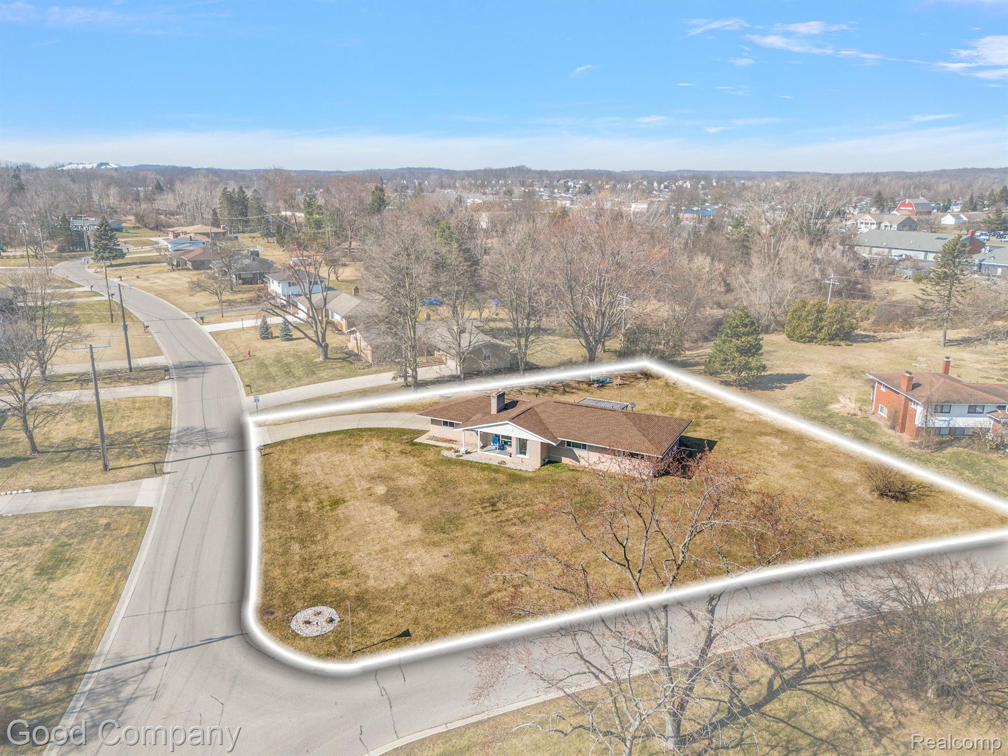 807 Sunnybeach Boulevard