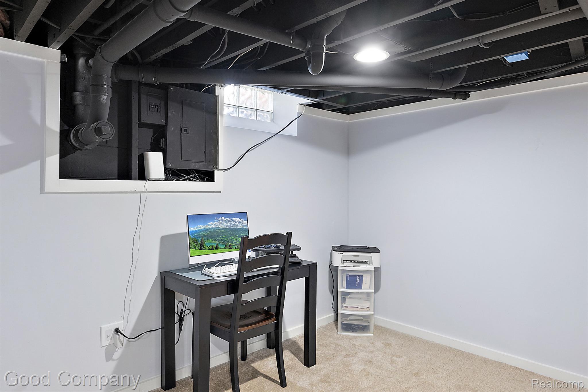 807 Sunnybeach Boulevard