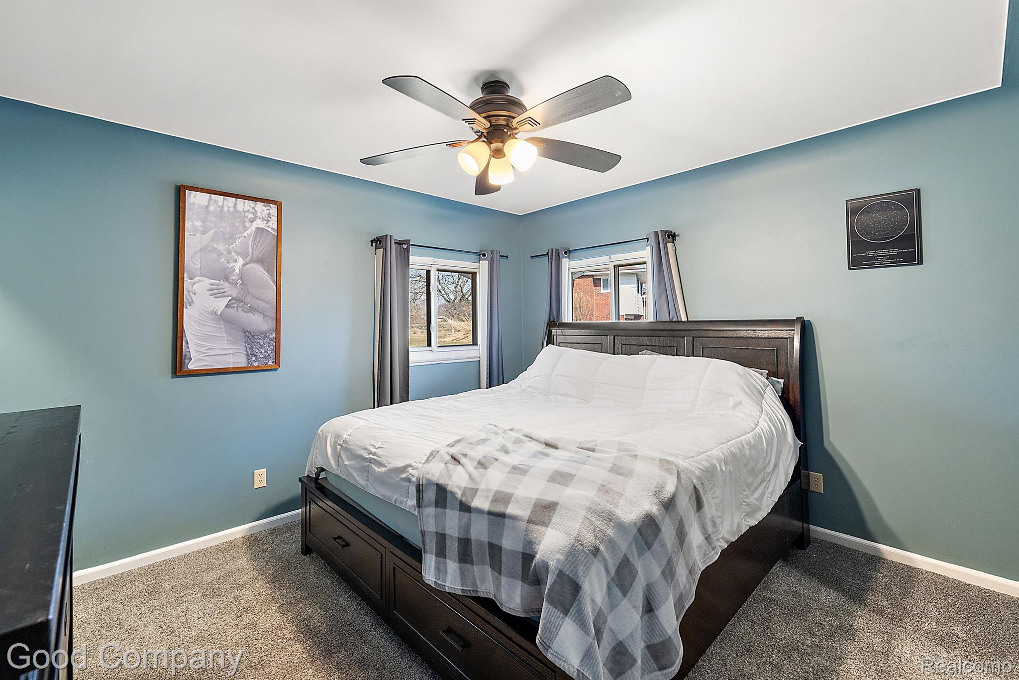 807 Sunnybeach Boulevard