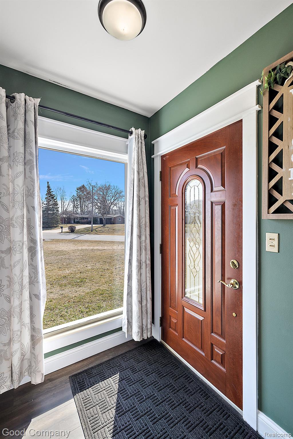 807 Sunnybeach Boulevard