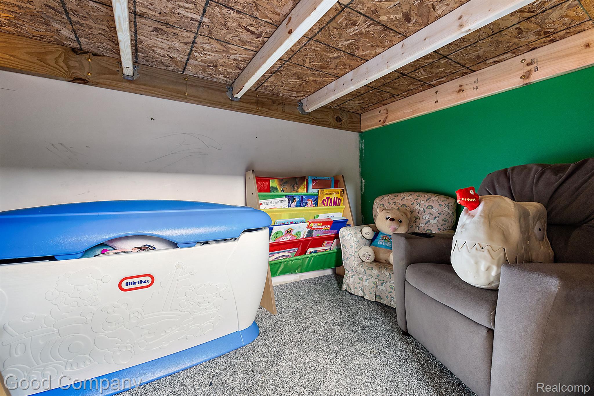 807 Sunnybeach Boulevard