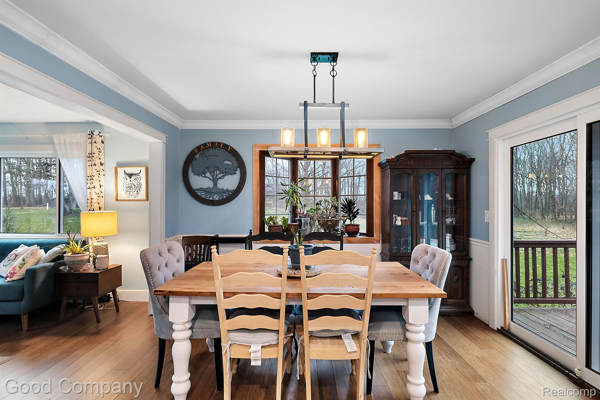 4948 MEADOWBROOK Lane