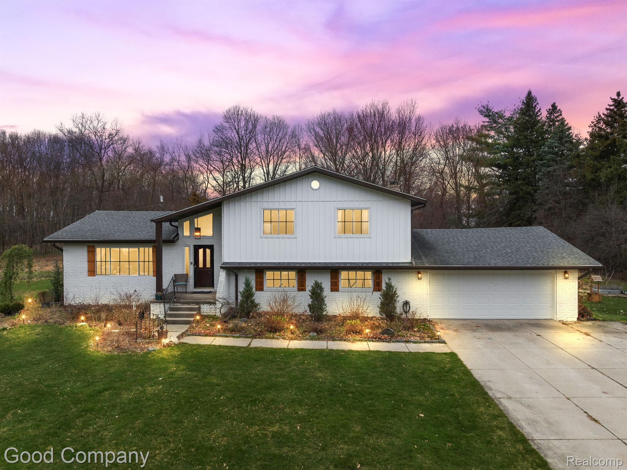 4948 MEADOWBROOK Lane