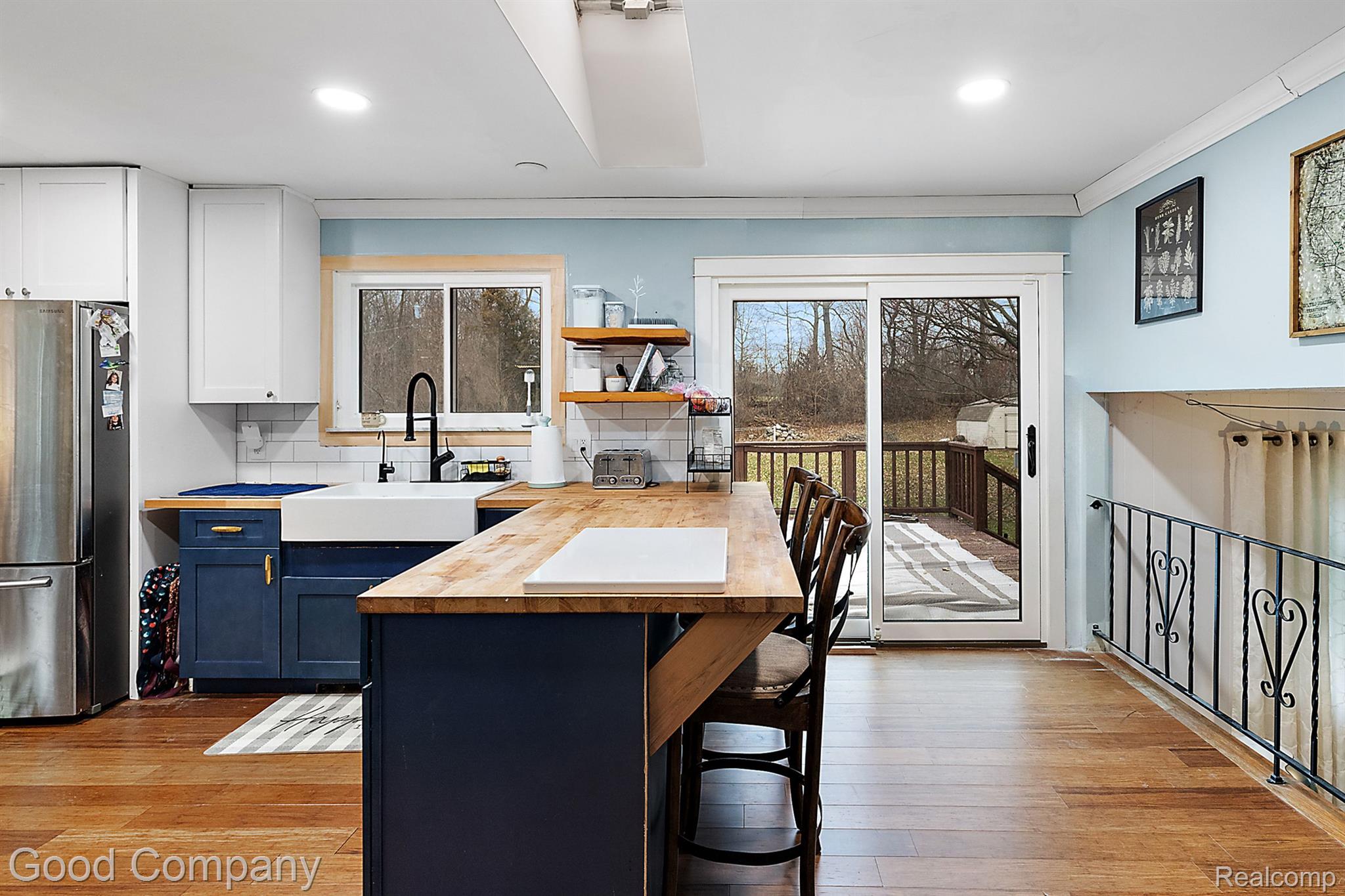 4948 MEADOWBROOK Lane